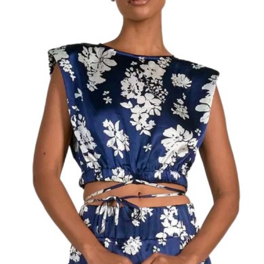 Elan NWT Floral Blue Satin Tie-Waist Crop Top
